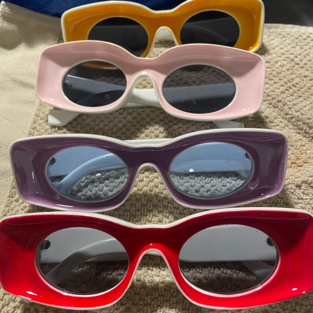 COPY - LOT OF 4 SUNGLASSES - IBIZA UNBRANDED